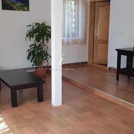 Appartamento Casa Din Deal Poiana Mărului Esterno foto