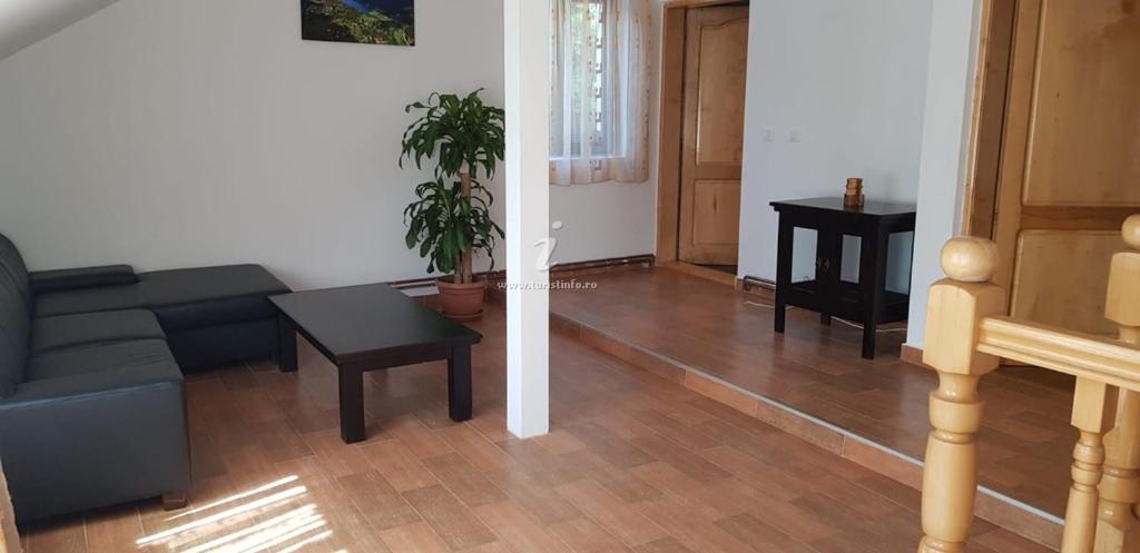 Appartamento Casa Din Deal Poiana Mărului Esterno foto